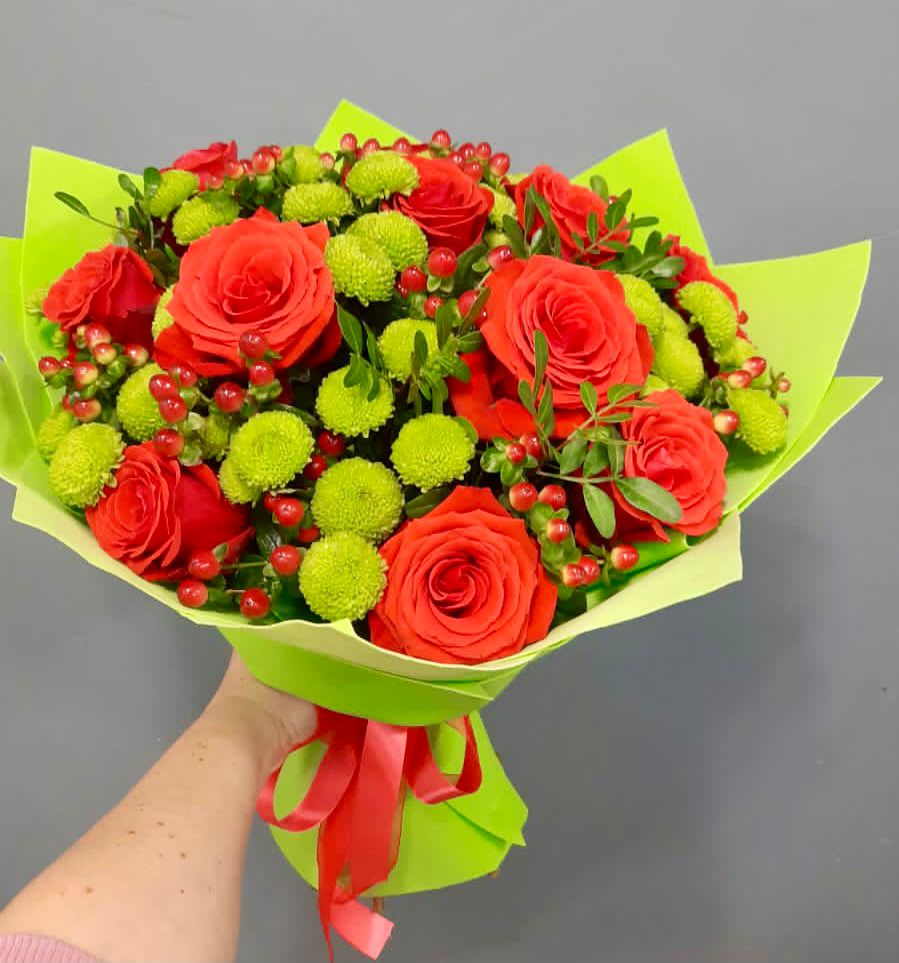 Букет цветов из: Хризантемы и Розы в Балахте