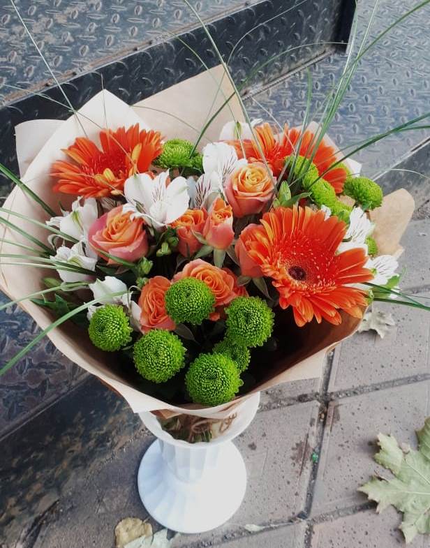 Букет цветов из: Герберы, Хризантемы, Альстромерии и Розы в Балахте