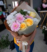 Букет цветов из:  Герберы, Розы и Хризантемы в Балахте