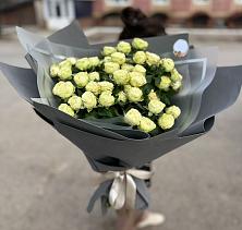 Букет Белые кустовые розы Солинеро в Балахте