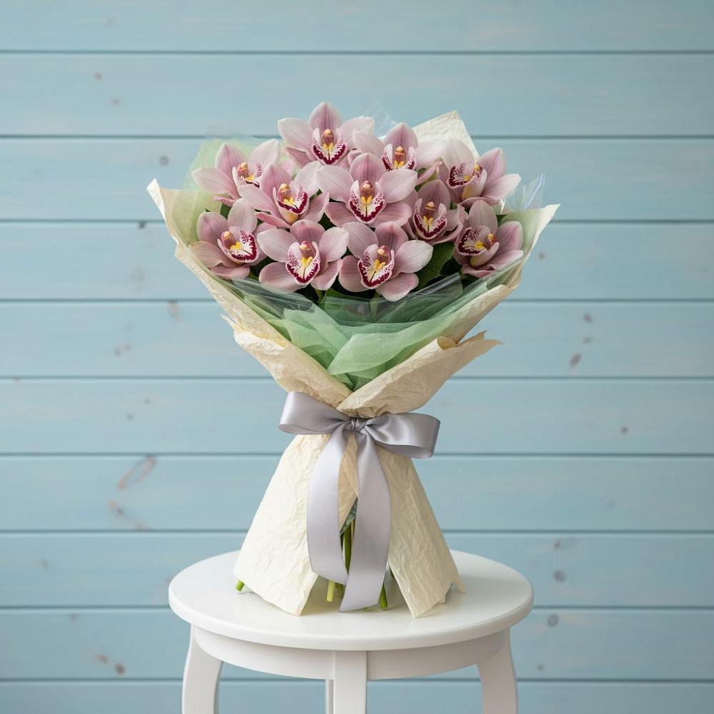 Букет цветов из: Орхидеи и Розы в Балахте