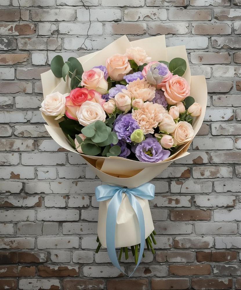 Букет цветов из: Розы, Лизиантусы и Гвоздики в Балахте