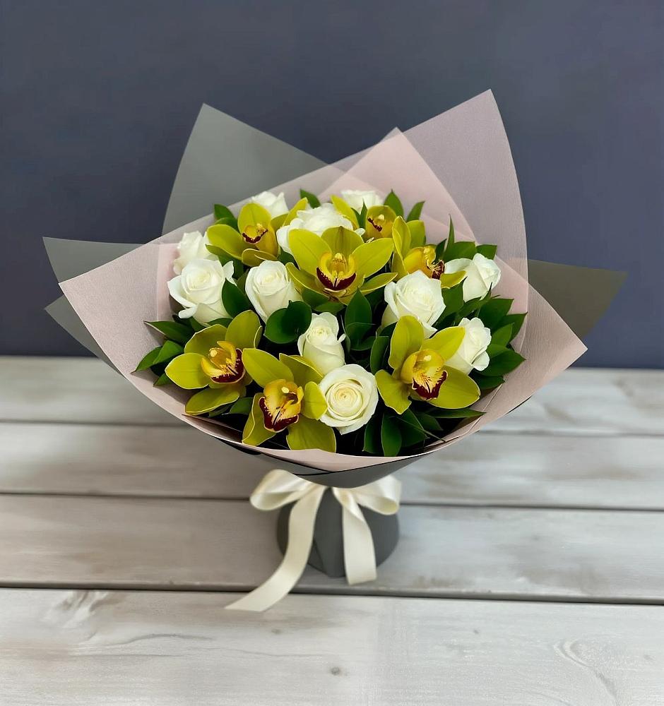 Букет цветов из: Орхидеи и Розы в Балахте