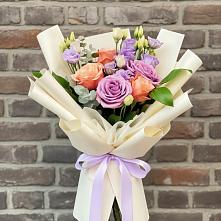 Букет цветов из:  Лизиантусы и Розы в Балахте