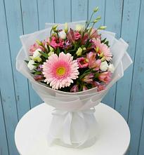 Букет цветов из:  Герберы, Альстромерии и Лизиантусы в Балахте