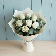 Букет Белые розы в Эвкалипте в Балахте