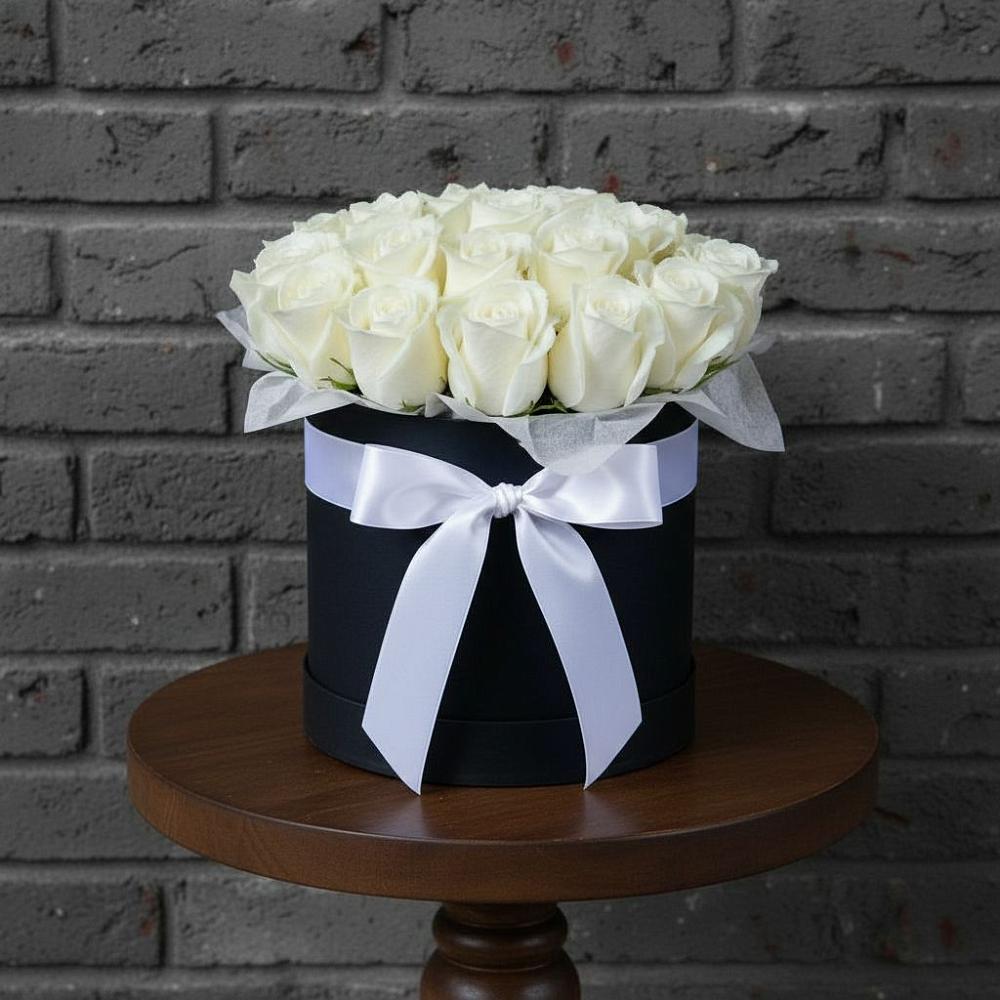 Цветочная композиция из Розы в шляпной коробке в Балахте