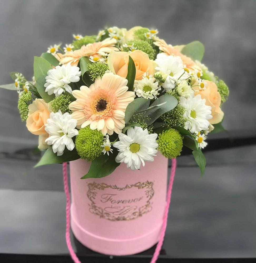 Цветочная композиция из Розы, Герберы и Хризантемы в шляпной коробке в Балахте