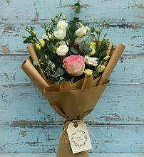 Букет цветов из:  Розы и Лизиантусы в Балахте