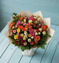 Букет Микс из разноцветных кустовых роз в Балахте